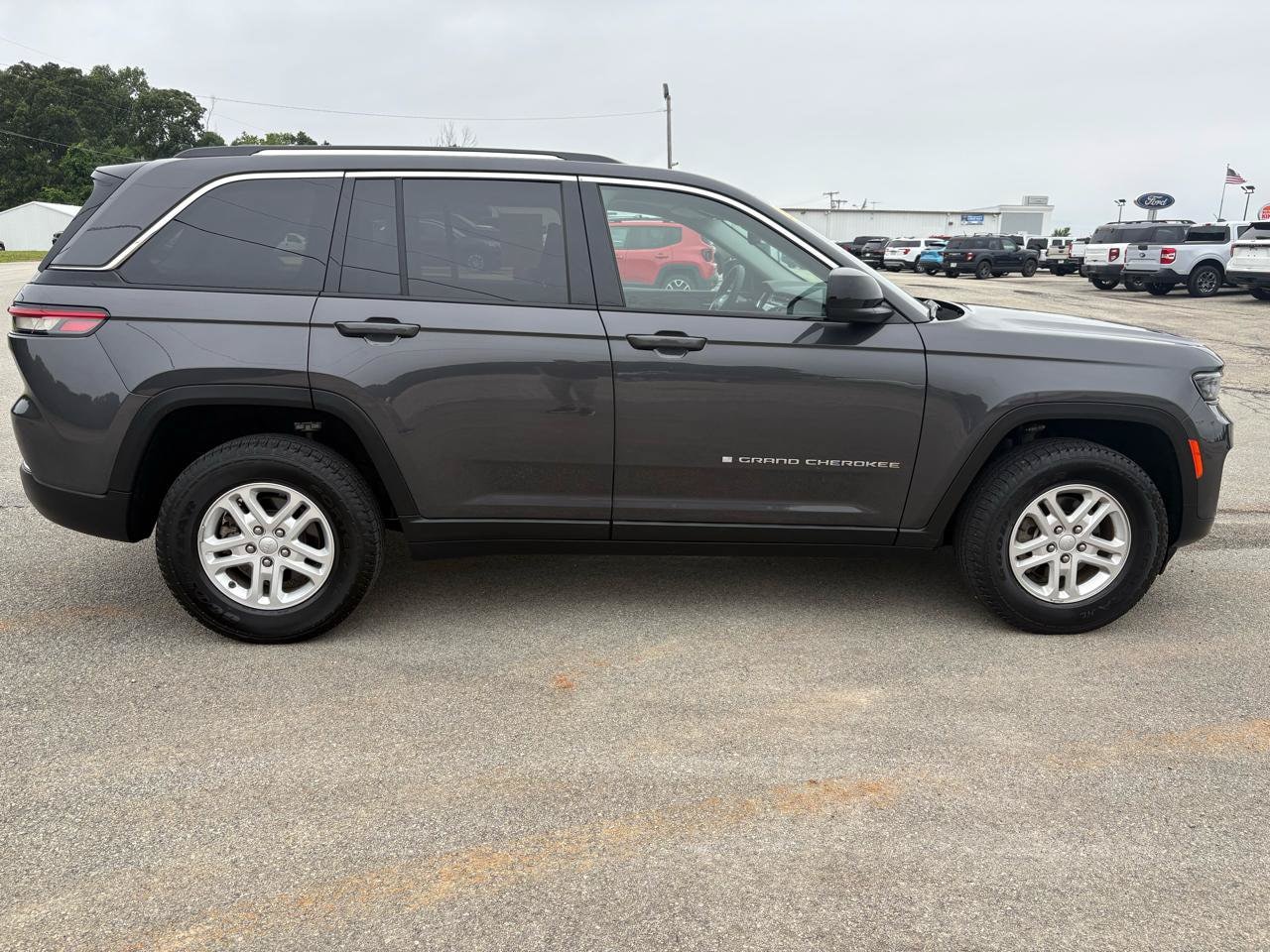 jeep grand cherokee 2023 1C4RJHAG5PC608796 image